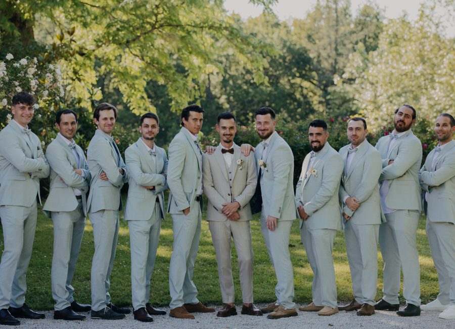 Costume marié sur mesure et témoins costumes location